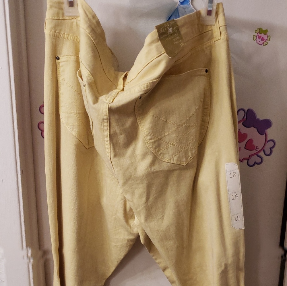 Yellow Old Navy sweetheart fit jeans